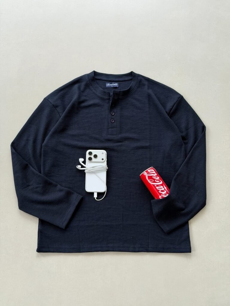 NAVY BLUE NITTED HENLEY