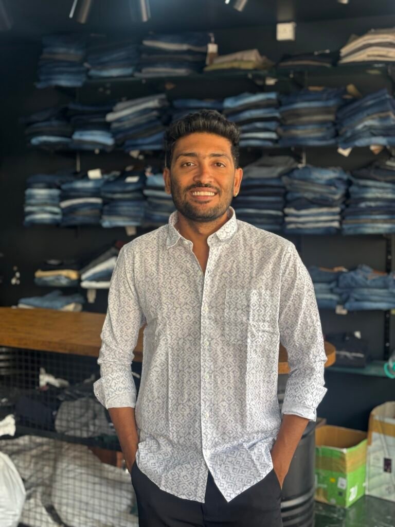 M19 WHITE PURLE GEO SHIRT 12